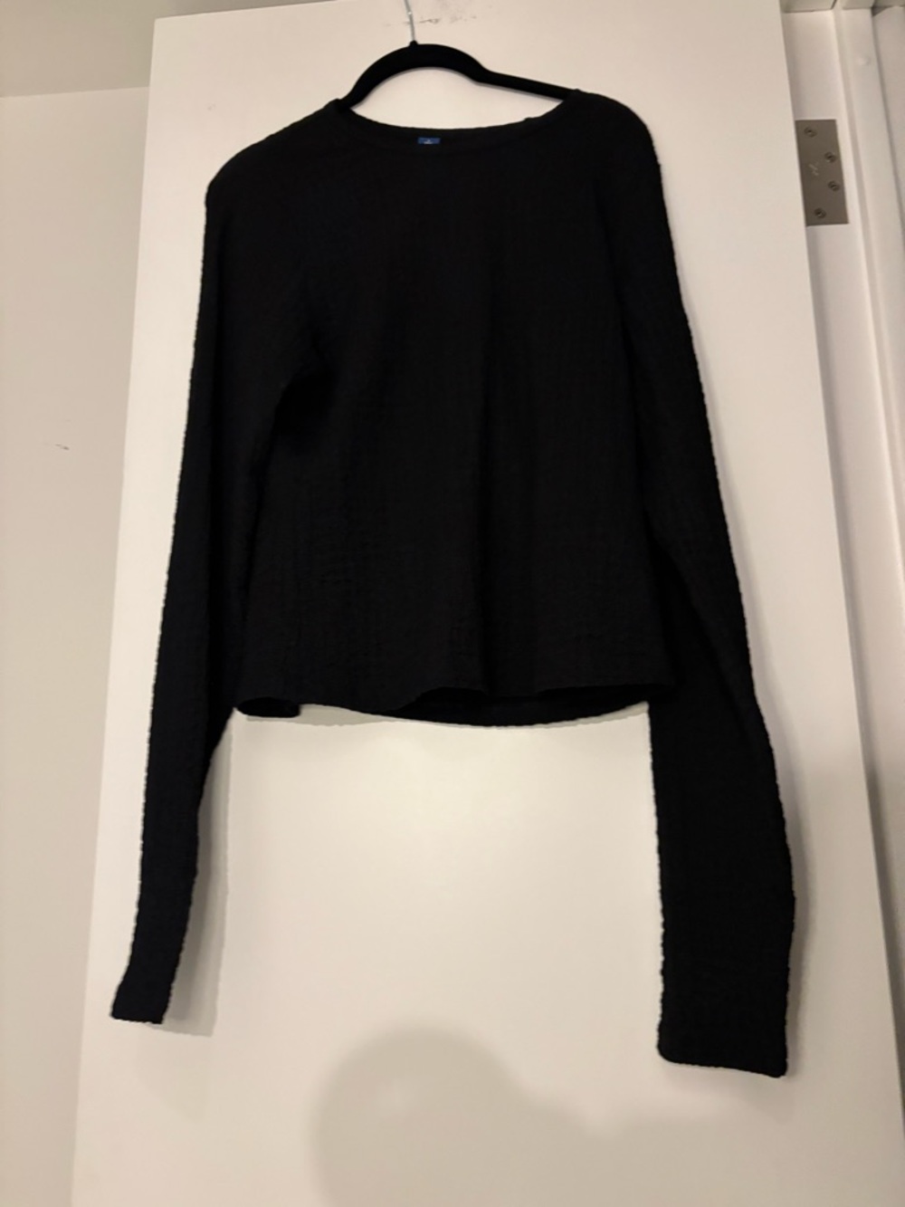 Old Navy Black Long-Sleeve Crewneck Top
